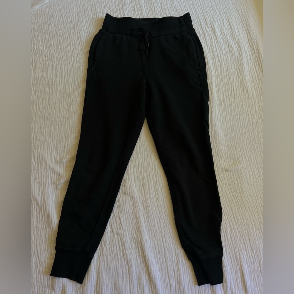 Size 6 cool and collected jogger 28”